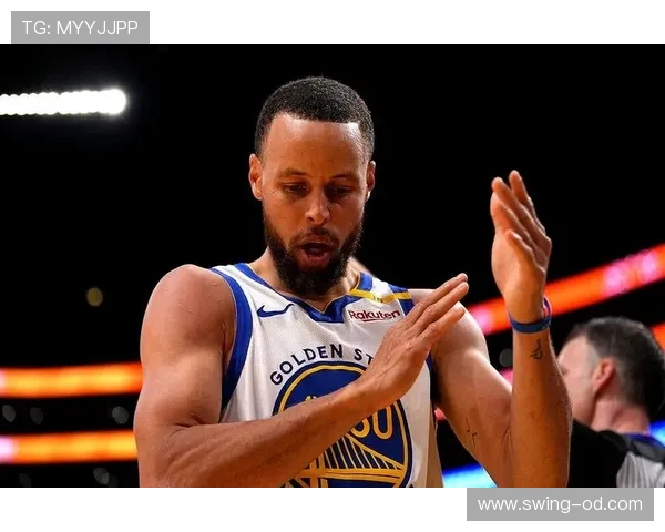 库里比上季更致命，无球跑位制造更多空位