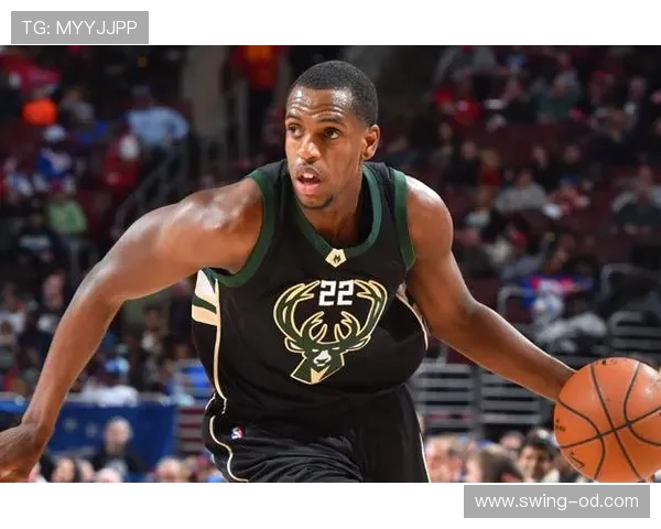 本季米德尔顿无球跑动拉开防守助字母哥更轻松进攻