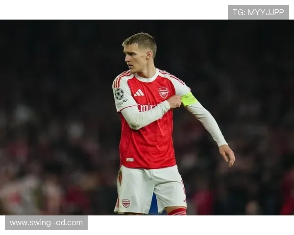 厄德高与福登：英超技术型中场的组织与推进方式对比