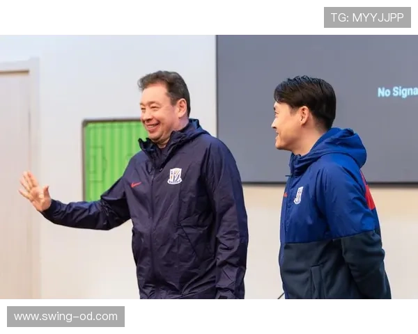 上海申花队备战新赛季,引援工作成为当前首要焦点